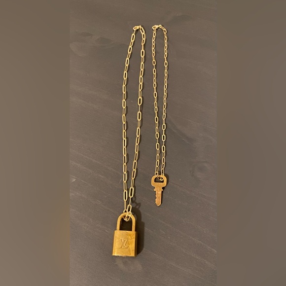 #326 Louis Vuitton LV Lock & Key - Picture 3 of 8